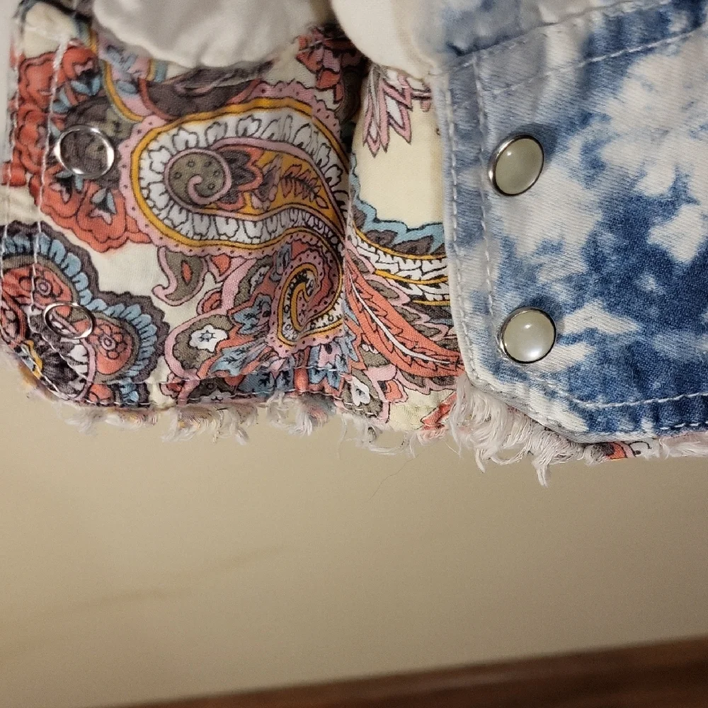 Micheal Ryan Embroidered Tie-Dye Denim Shirt  With Pearl Snaps- L - Picture 9 of 10